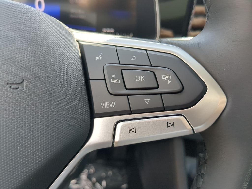 New 2026 Black Volkswagen 1.5T SE image 26
