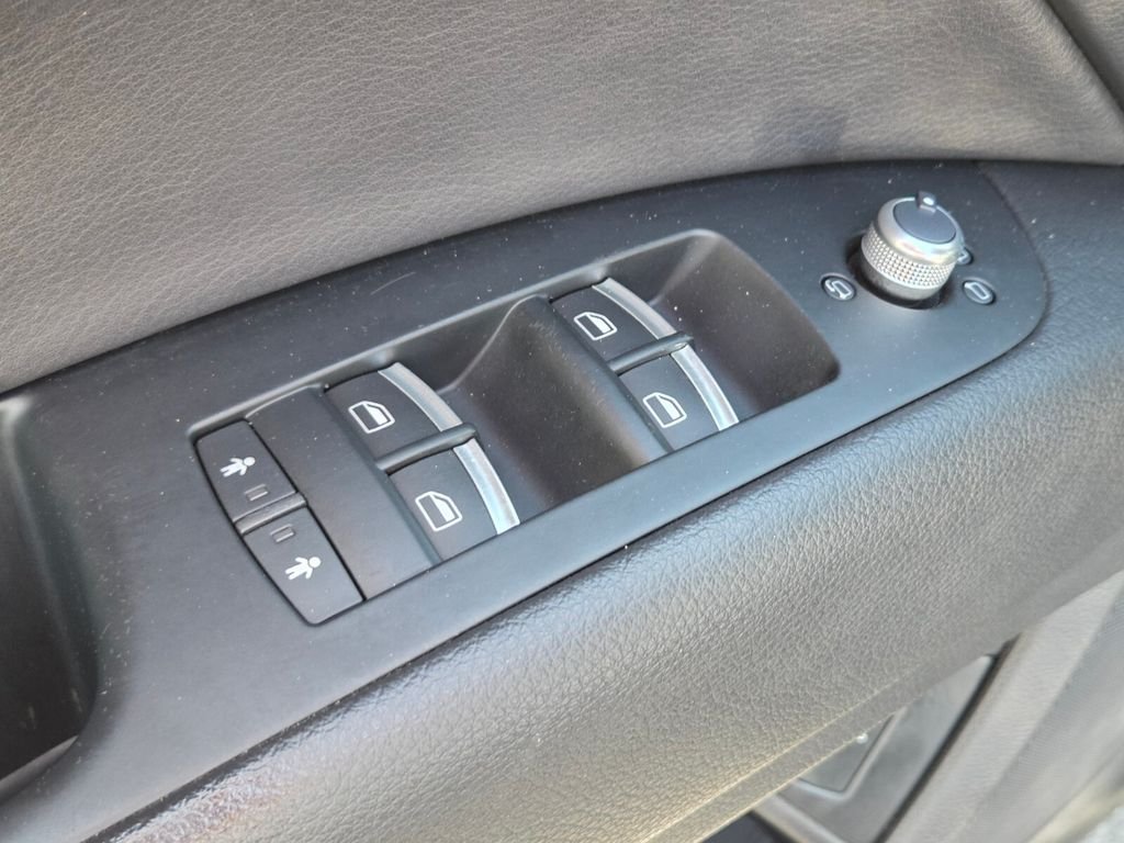 Used 2015 Blue Audi 3.0 TDI Premium Plus image 26