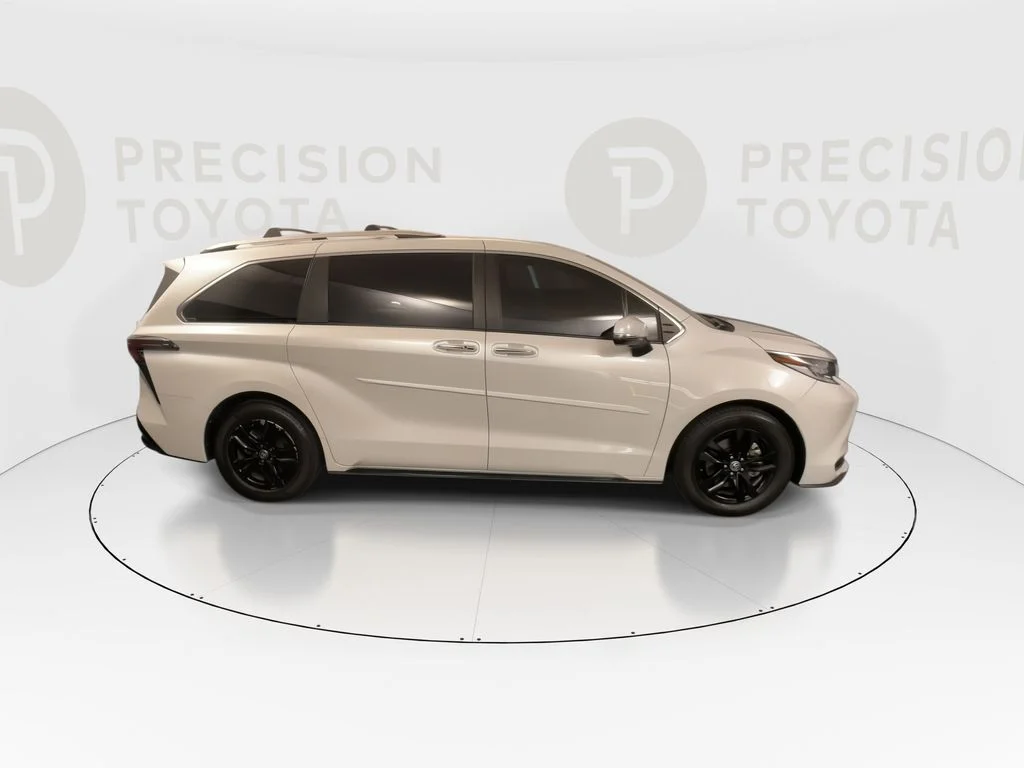 Used 2023 Wind Chill Pearl Toyota Limited image 23