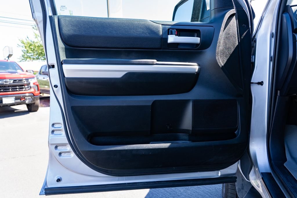 Used 2017 Silver Sky Metallic Toyota SR5 image 22