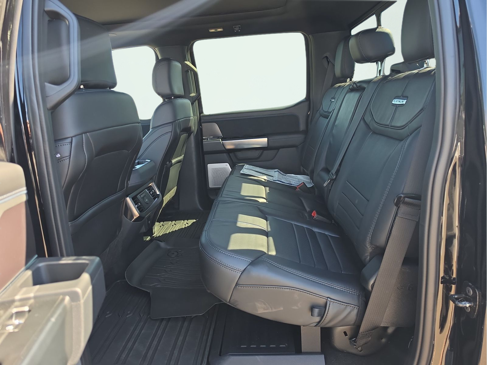 2026 Ford F-250 Super Duty Platinum - Photo 13