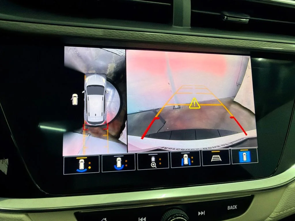 Used 2020 White Buick Essence image 20