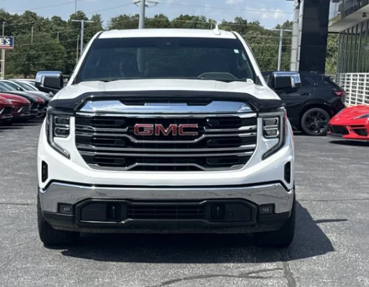 Used 2024 Summit White GMC SLT image 11