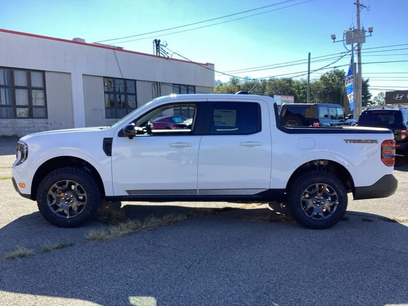 New 2026 Oxford White Ford Tremor® image 6