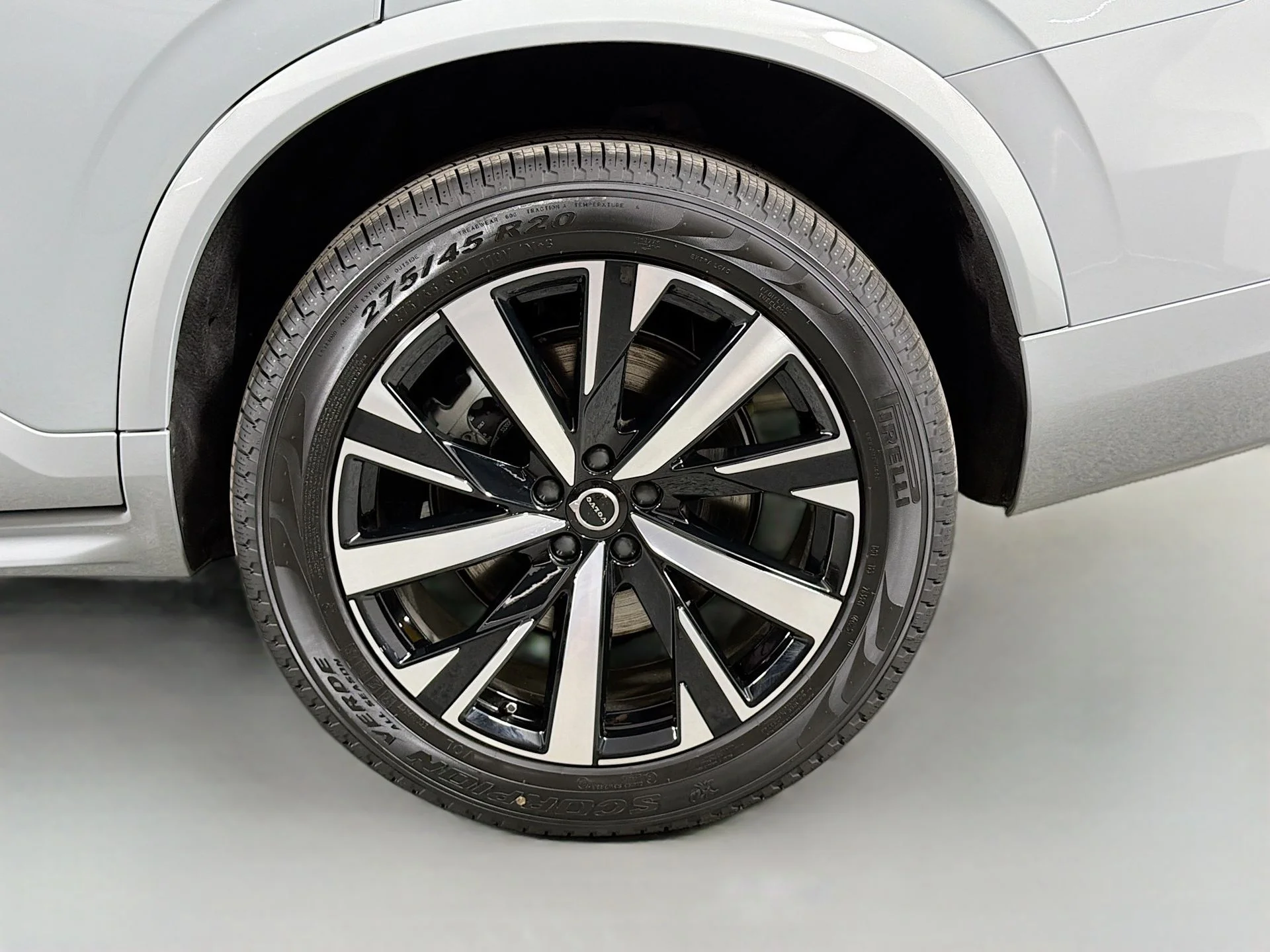 New 2026 Vapour Grey Volvo Core image 32