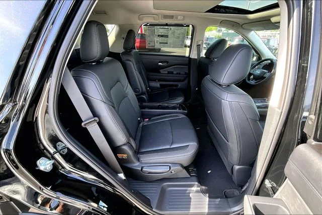 New 2026 Nissan Pathfinder SL 4D Sport Utility