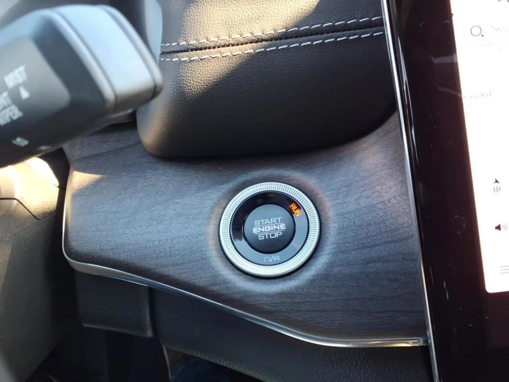 2025 Jeep Grand Cherokee Overland - Photo 18