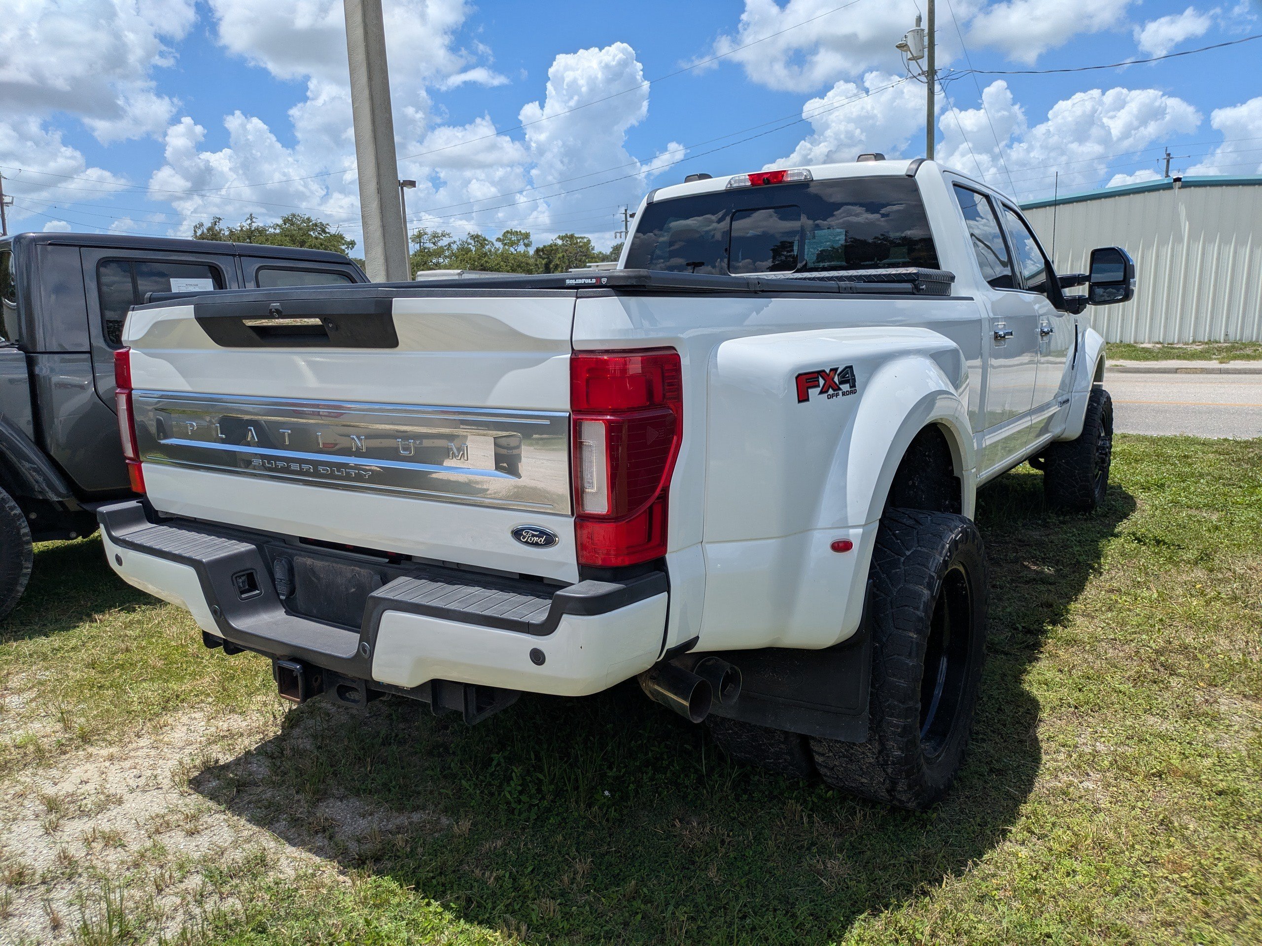 Used 2022  Ford  image 4