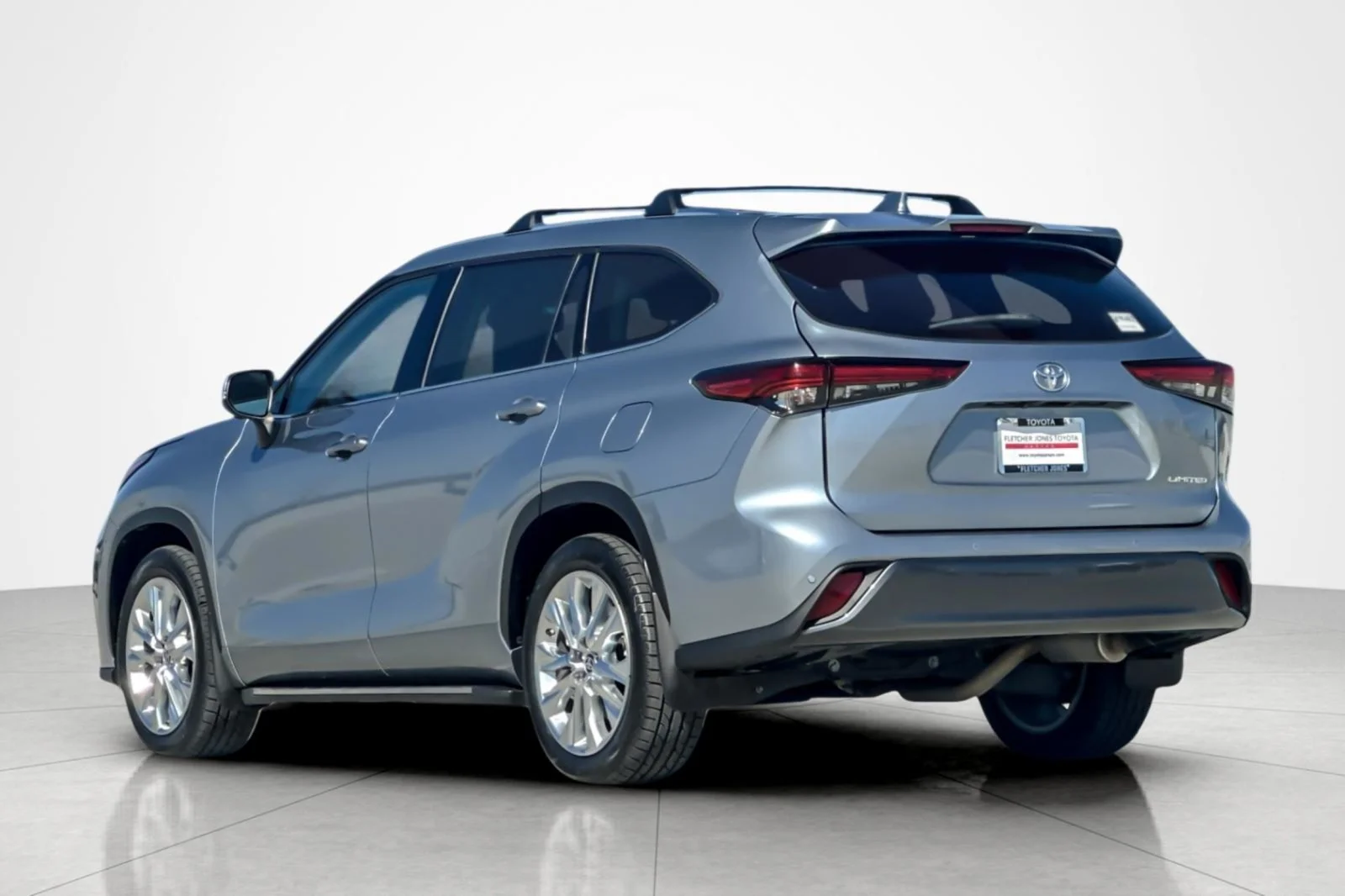 Used 2023 Moon Dust Toyota Limited image 3