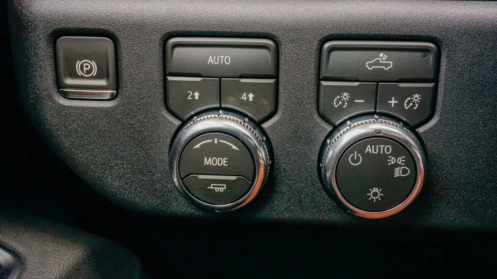 2026 GMC Sierra 1500 SLE - Photo 17