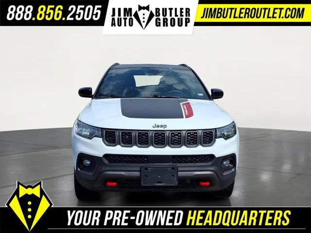 Used 2025  Jeep Trailhawk image 19