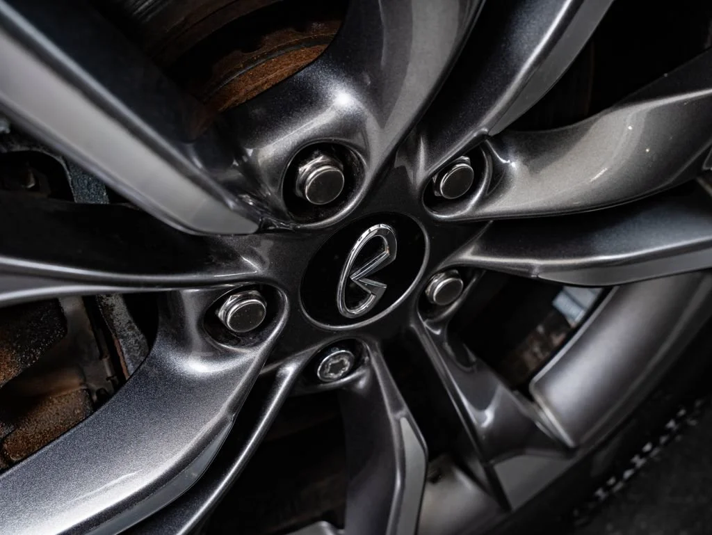 Used 2023 Warm Titanium INFINITI LUXE image 8