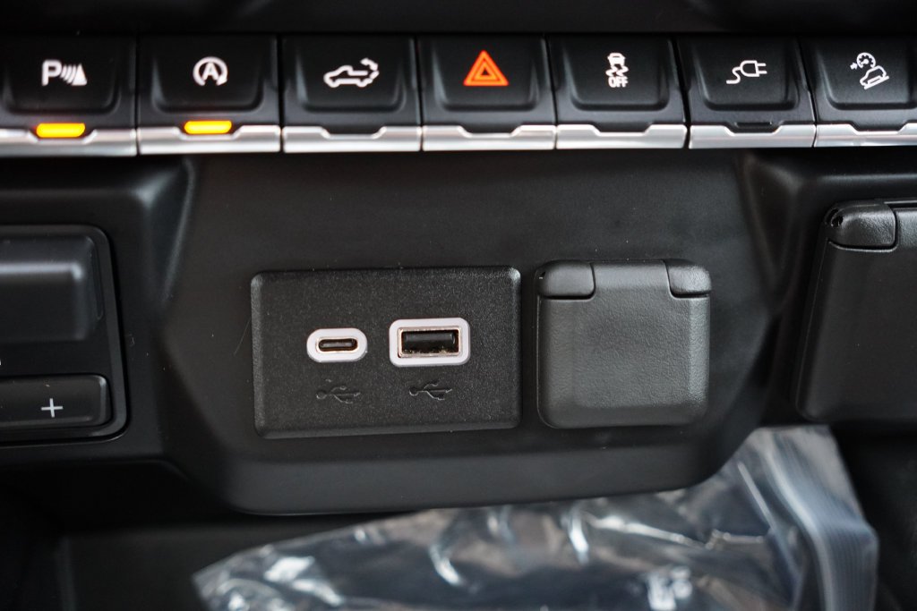 Used 2019 SHADOW GRAY METALLIC Chevrolet LTZ image 31