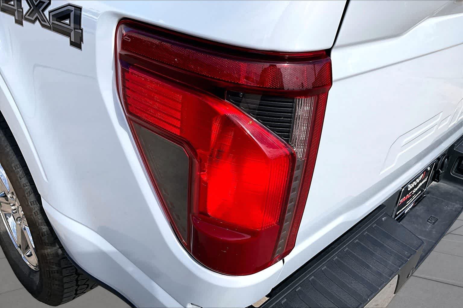 Used 2025 Space White Ford XLT image 29