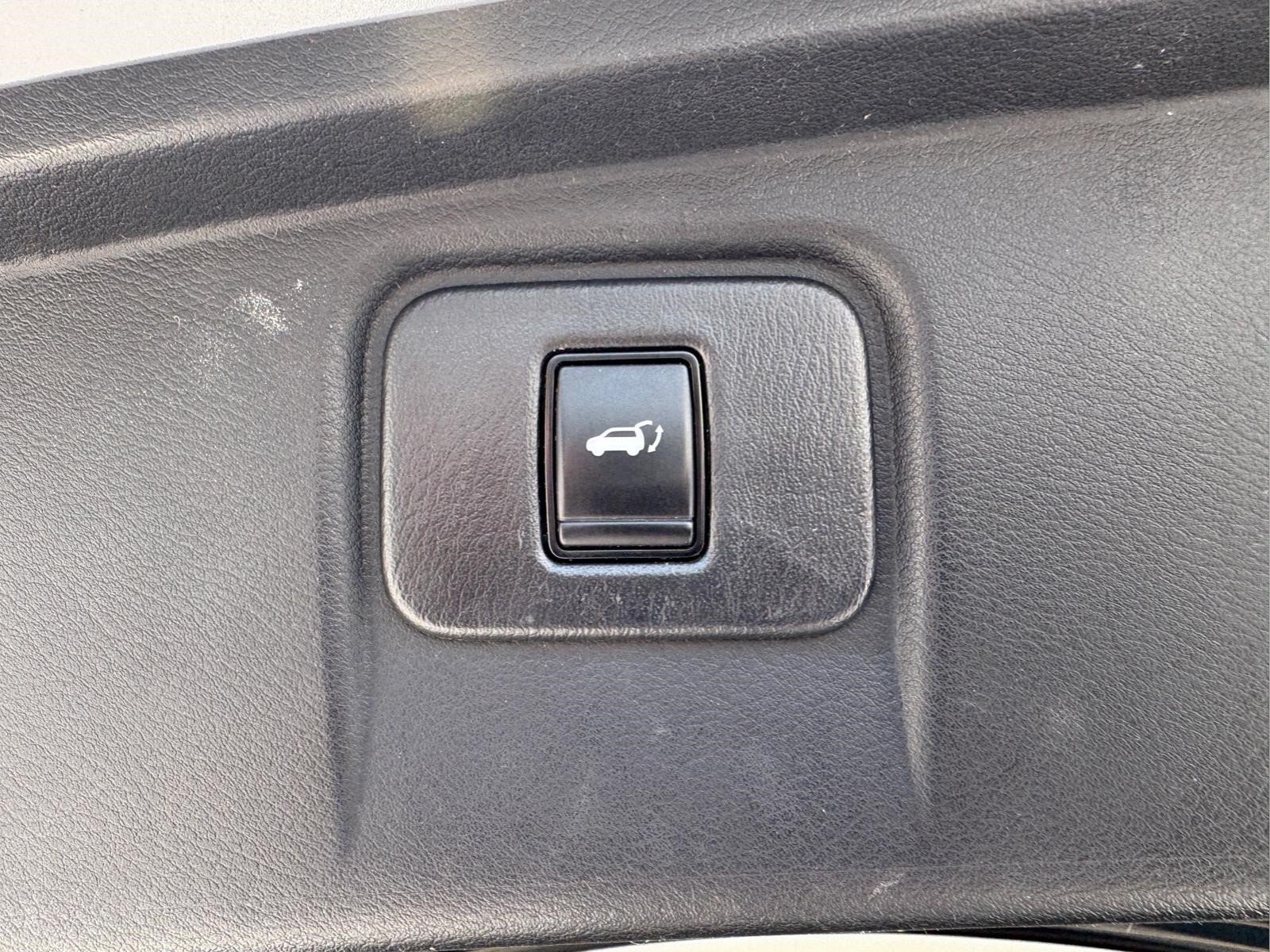 Used 2022 Boulder Gray Pearl Nissan Platinum image 13