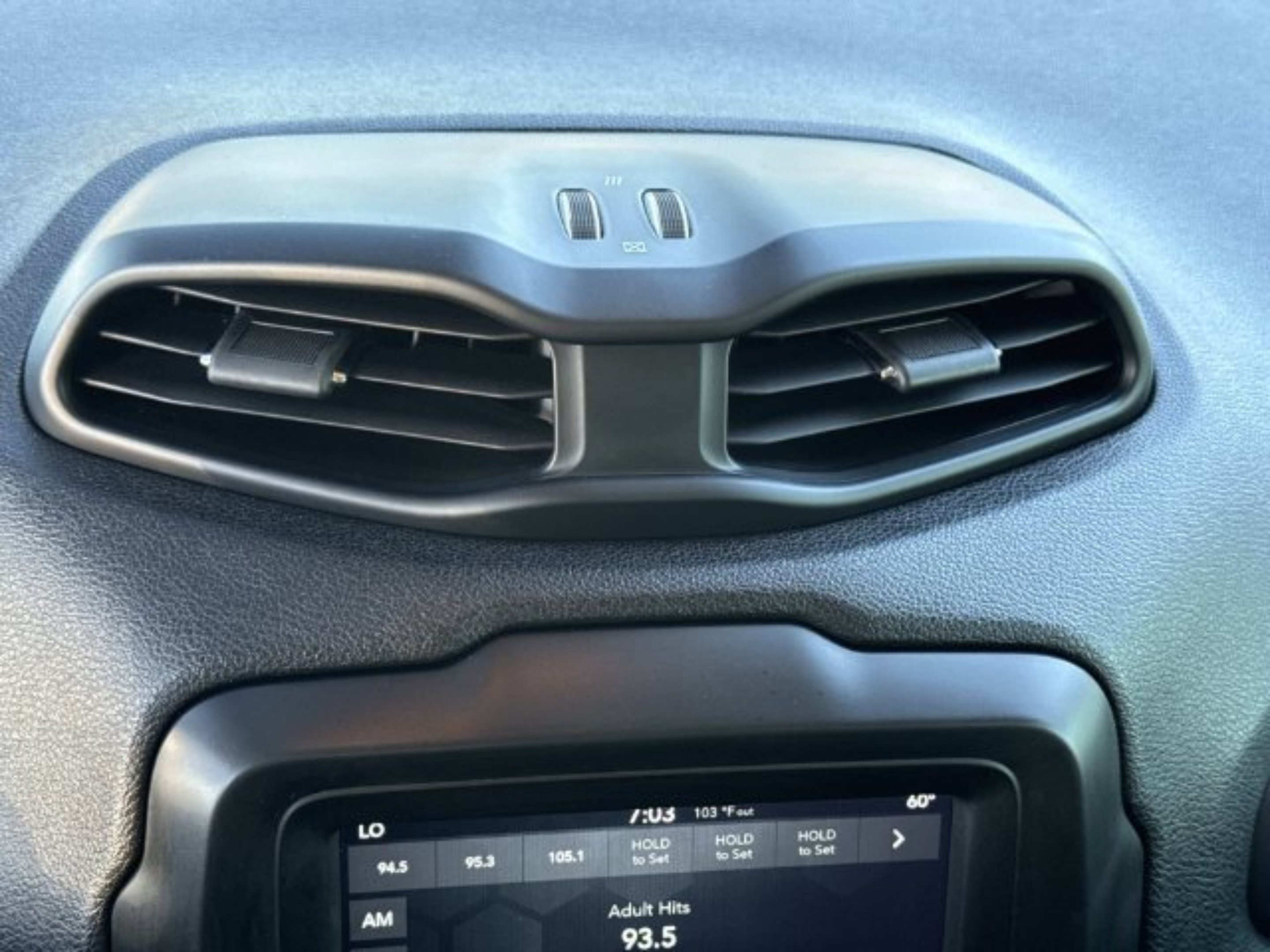 2020 Jeep Renegade Latitude - Photo 23