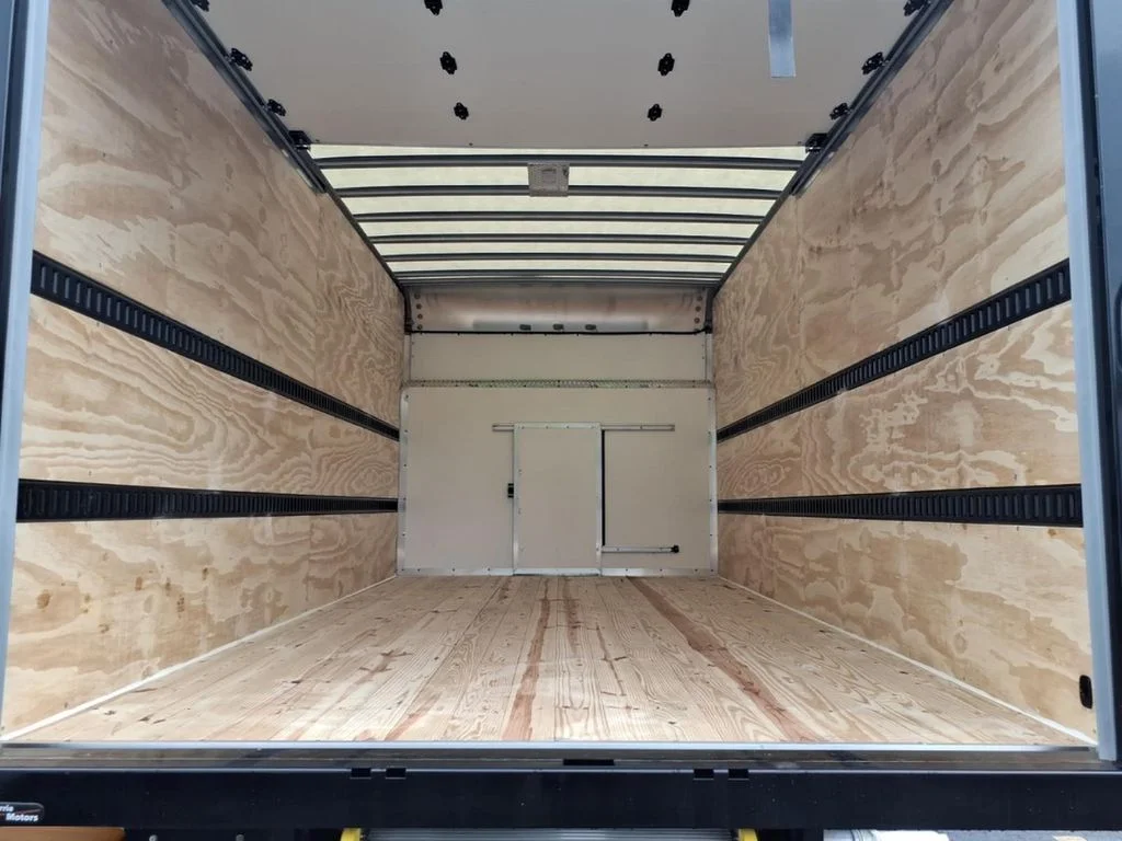 New 2026 Oxford White Ford 16FT BOX TRUCK image 6