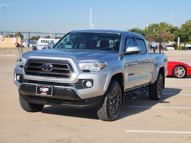 Used 2022 Silver Toyota SR5 image 11