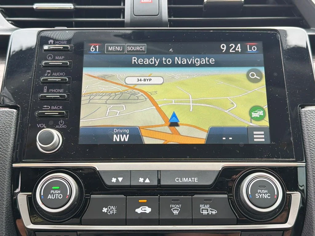 Used 2020 Silver Honda Touring image 28