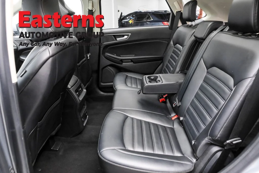 Used 2023 Silver Ford SEL image 21