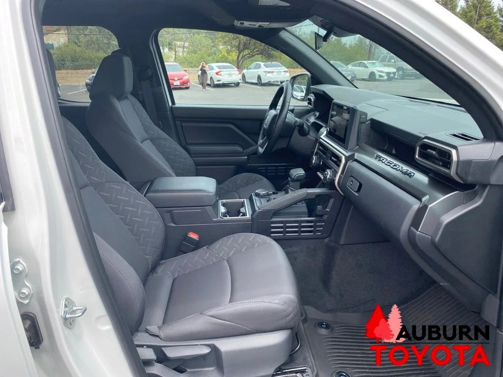2026 Toyota Tacoma SR5 - Photo 10