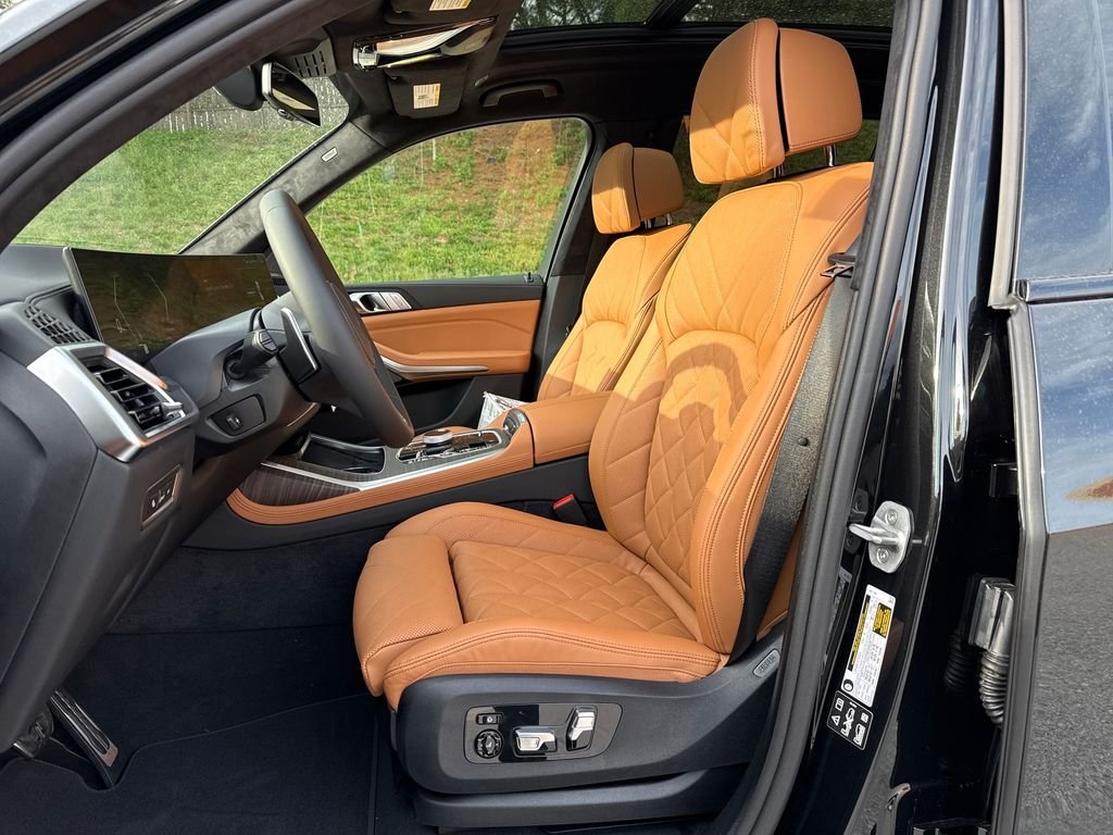 New 2026 Black BMW xDrive40i image 10