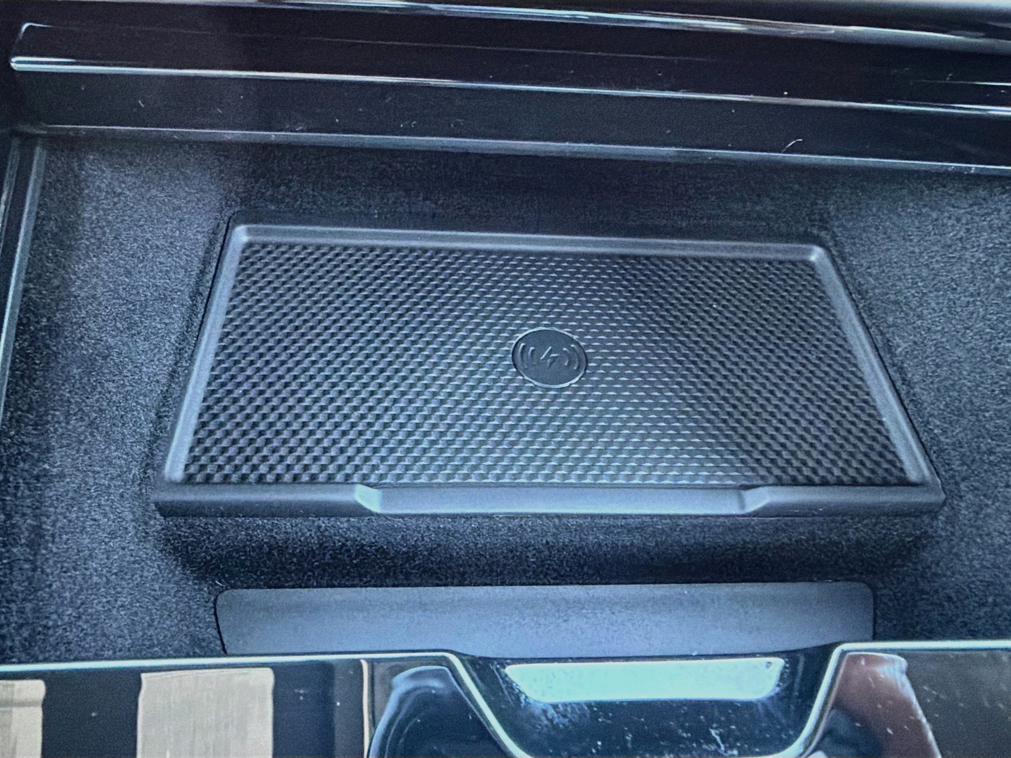 New 2027 Santorini Black LAND ROVER SE P360 image 30
