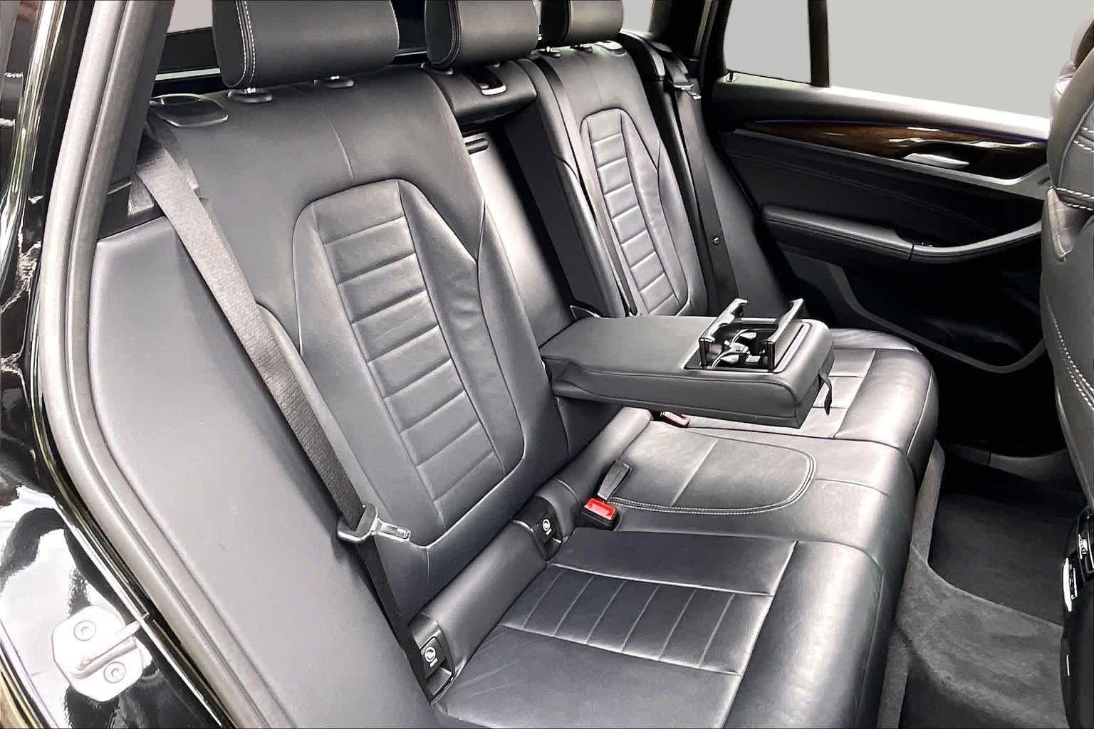 Used 2022 Black Sapphire Metallic BMW sDrive30i image 19