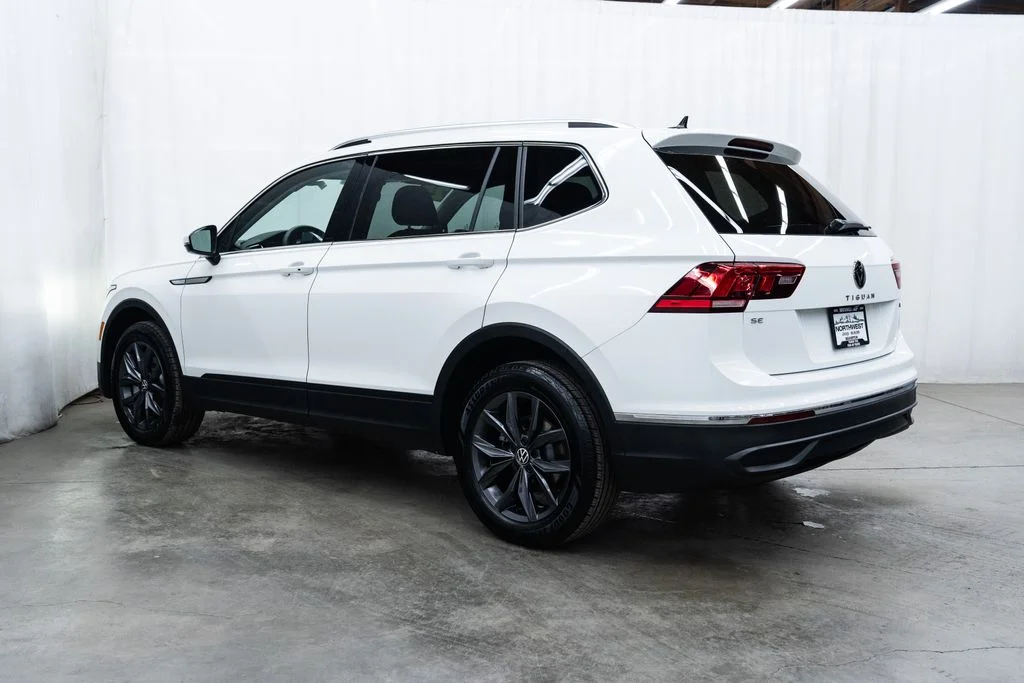 Used 2024 White Volkswagen 2.0T SE image 4