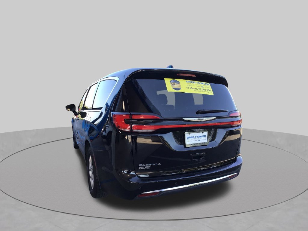 Used 2024 Black Chrysler Touring L image 9