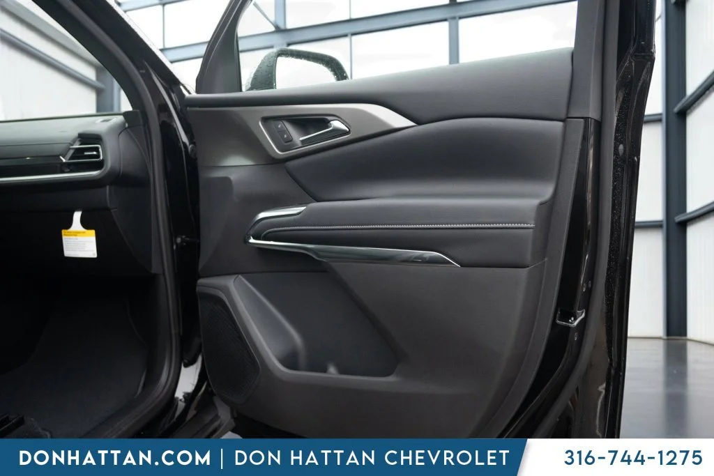 2027 Chevrolet Traverse LT - Photo 25