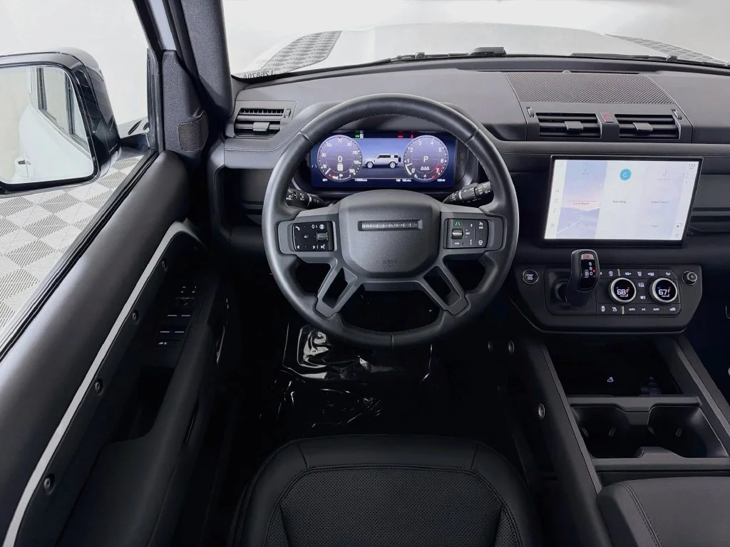 Used 2025 Fuji White Land Rover S image 25