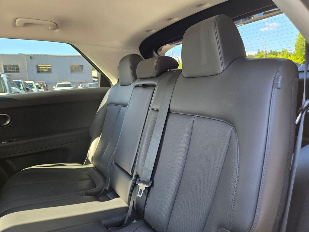 Used 2025 Atlas White Hyundai SEL image 16