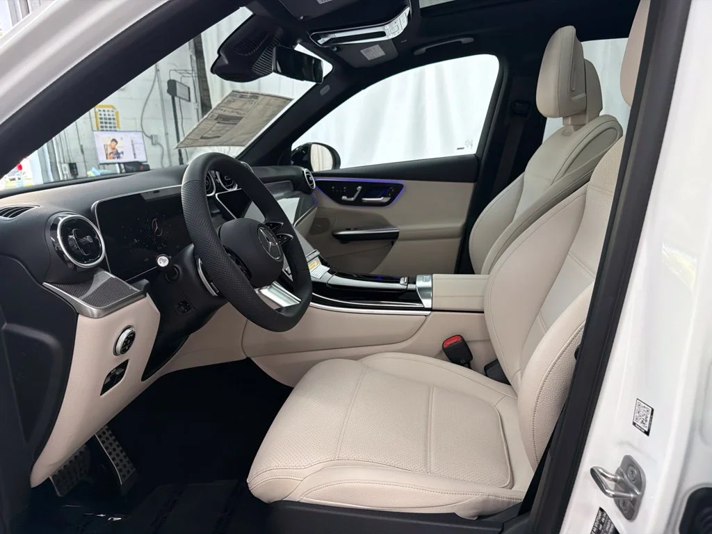 New 2027 White Mercedes-Benz GLC 300 image 12