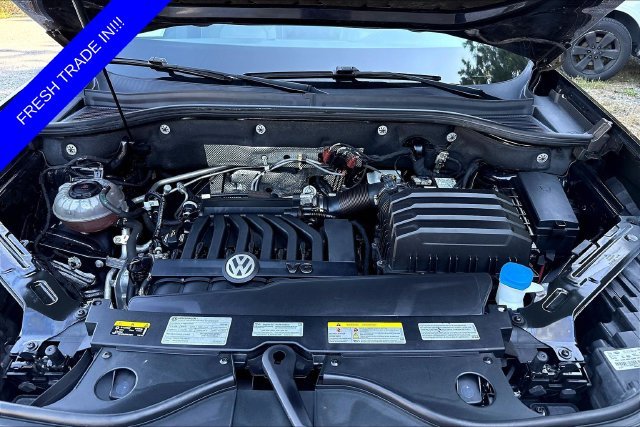 Used 2021 Black Volkswagen SEL Premium image 33