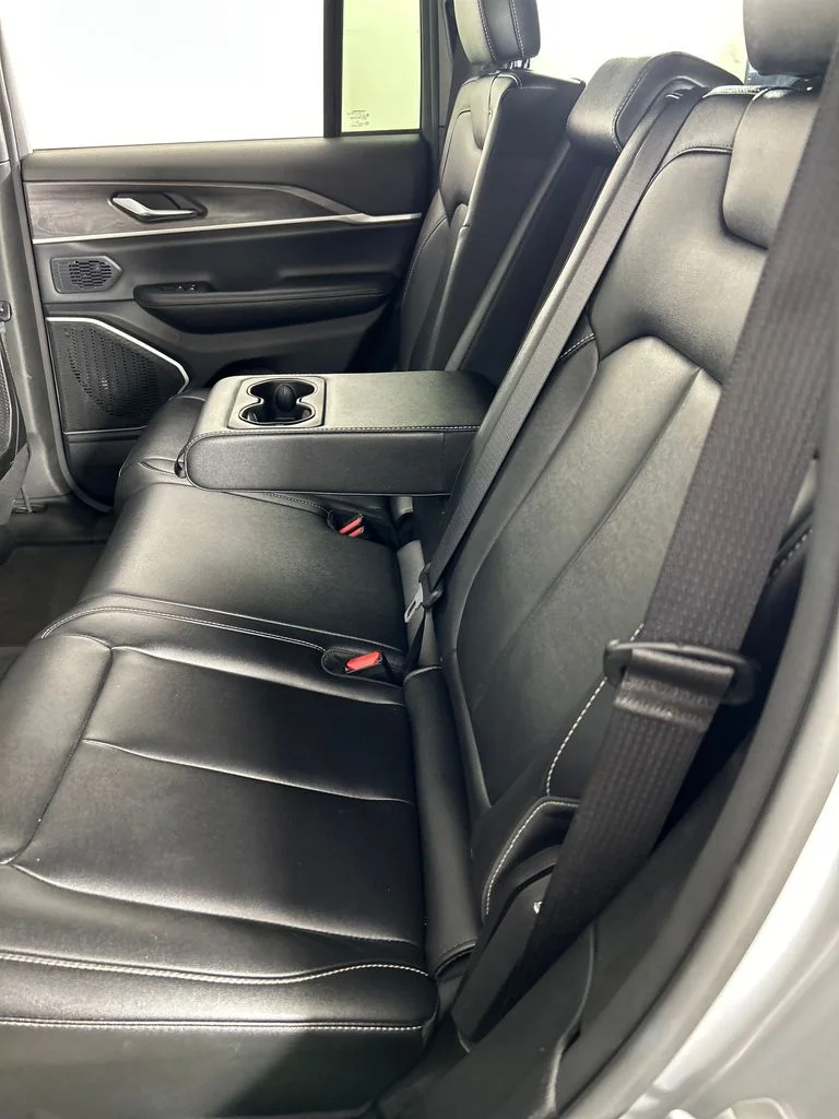 Used 2024 Silver Jeep 4xe image 17
