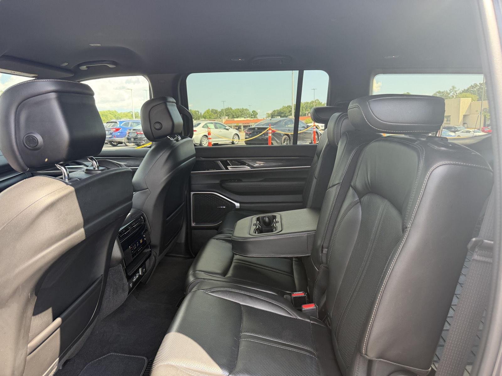 Used 2022 Baltic Gray Metallic Clearcoat Jeep Series I image 15