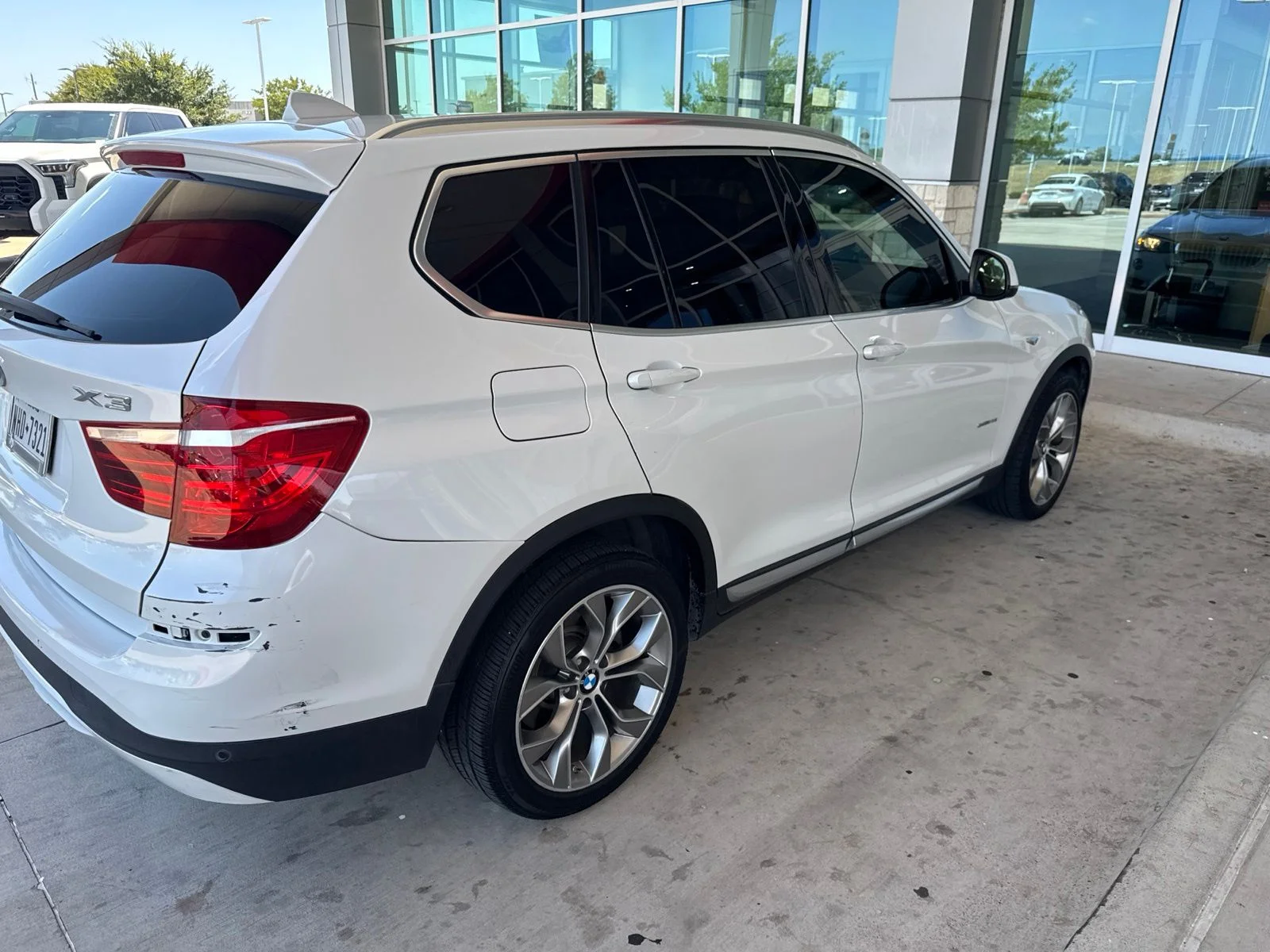 Used 2016 White BMW sDrive28i image 18