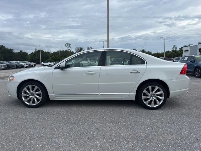 Used 2013 White Volvo T6 image 6