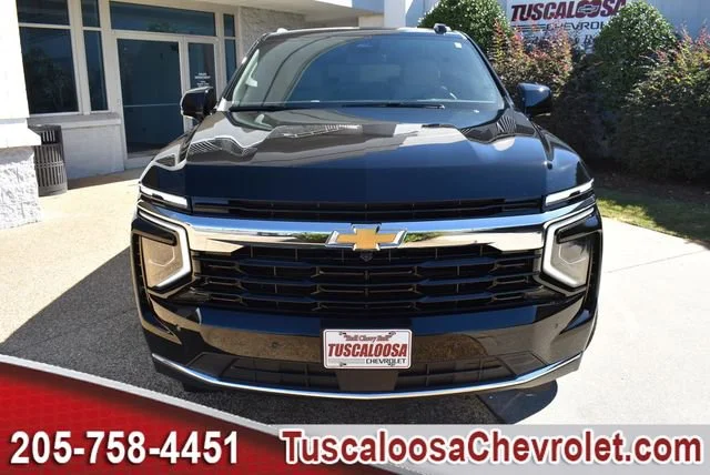 2026 Chevrolet Suburban LS - Photo 4