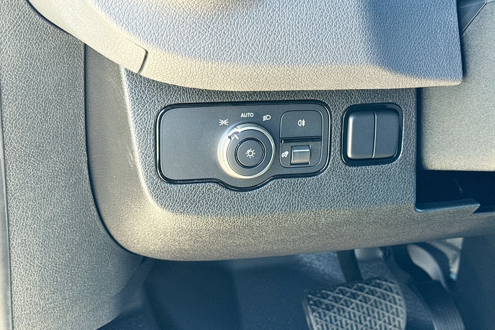 New 2026 Pebble Gray Mercedes-Benz  image 10