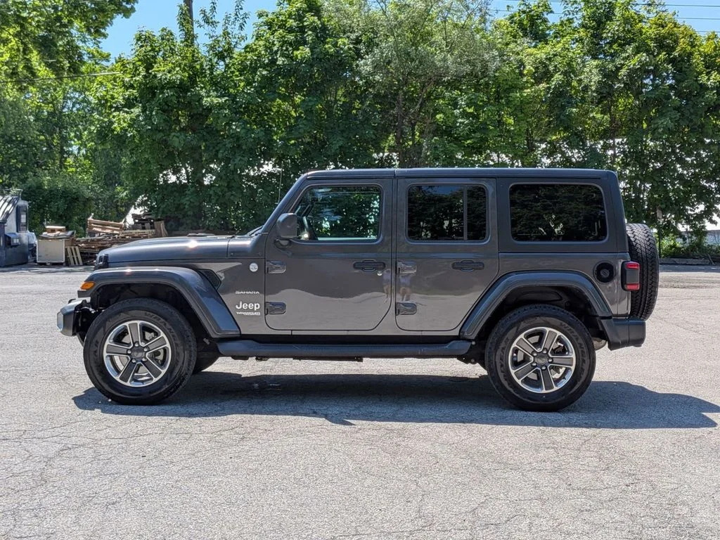 Used 2019 Gray Jeep Unlimited Sahara image 9
