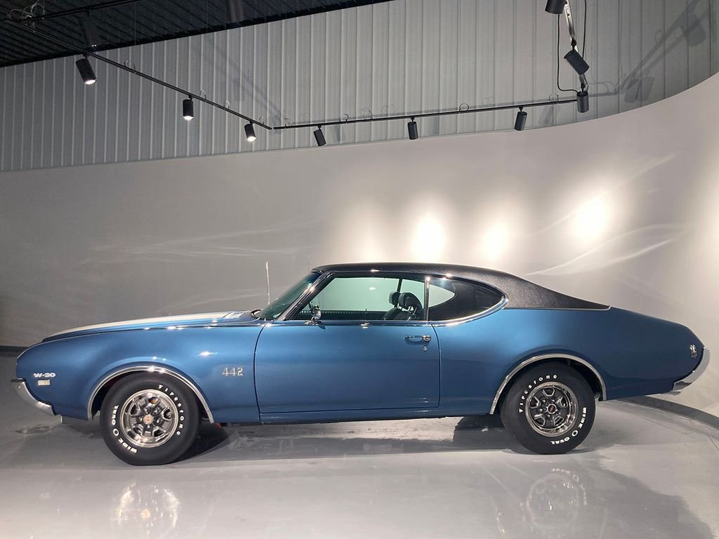 Used 1969  Oldsmobile  image 4
