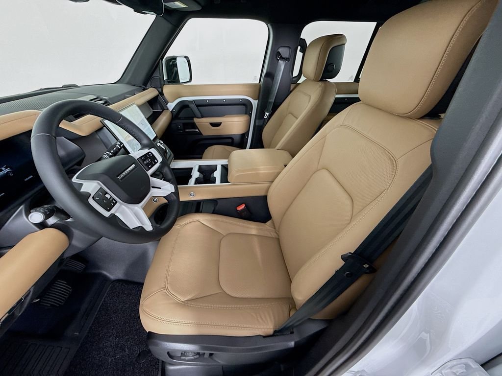 New 2026 Fuji White Land Rover X-Dynamic SE image 5