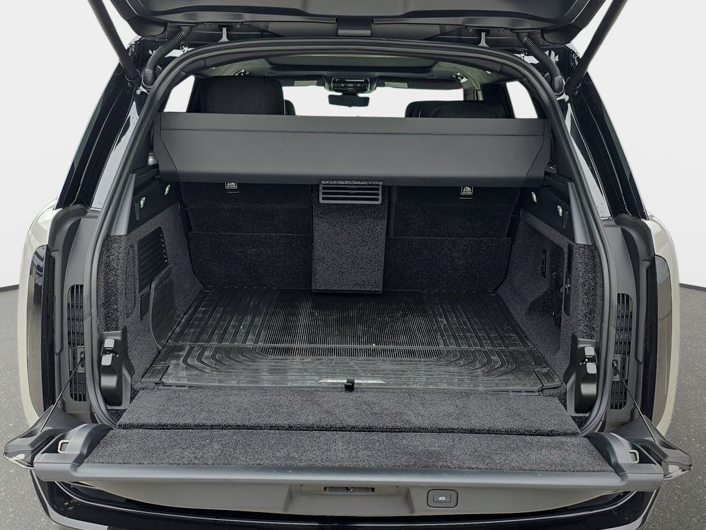 2025 Land Rover Range Rover SV - Photo 12