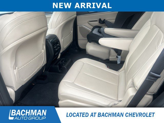 Used 2021 Diamond Black Crystal Pearlcoat Jeep Limited image 6