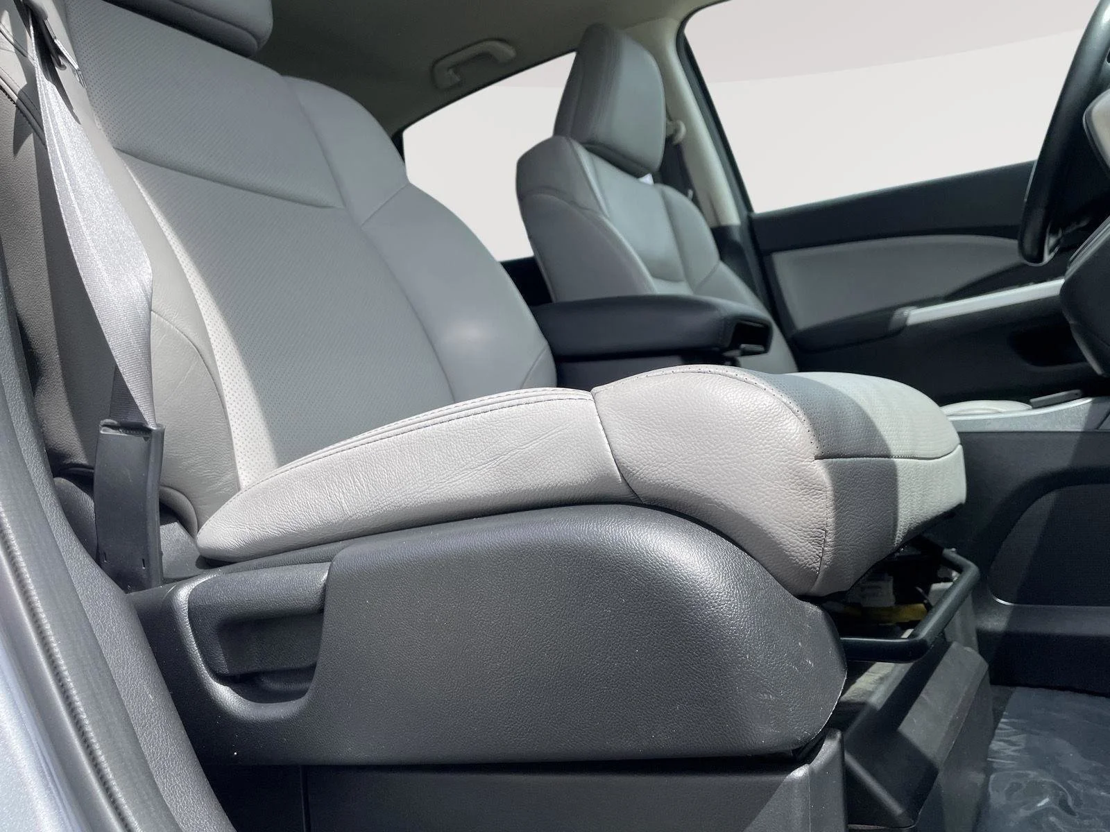 Used 2016 Alabaster Silver Metallic Honda EX-L image 5