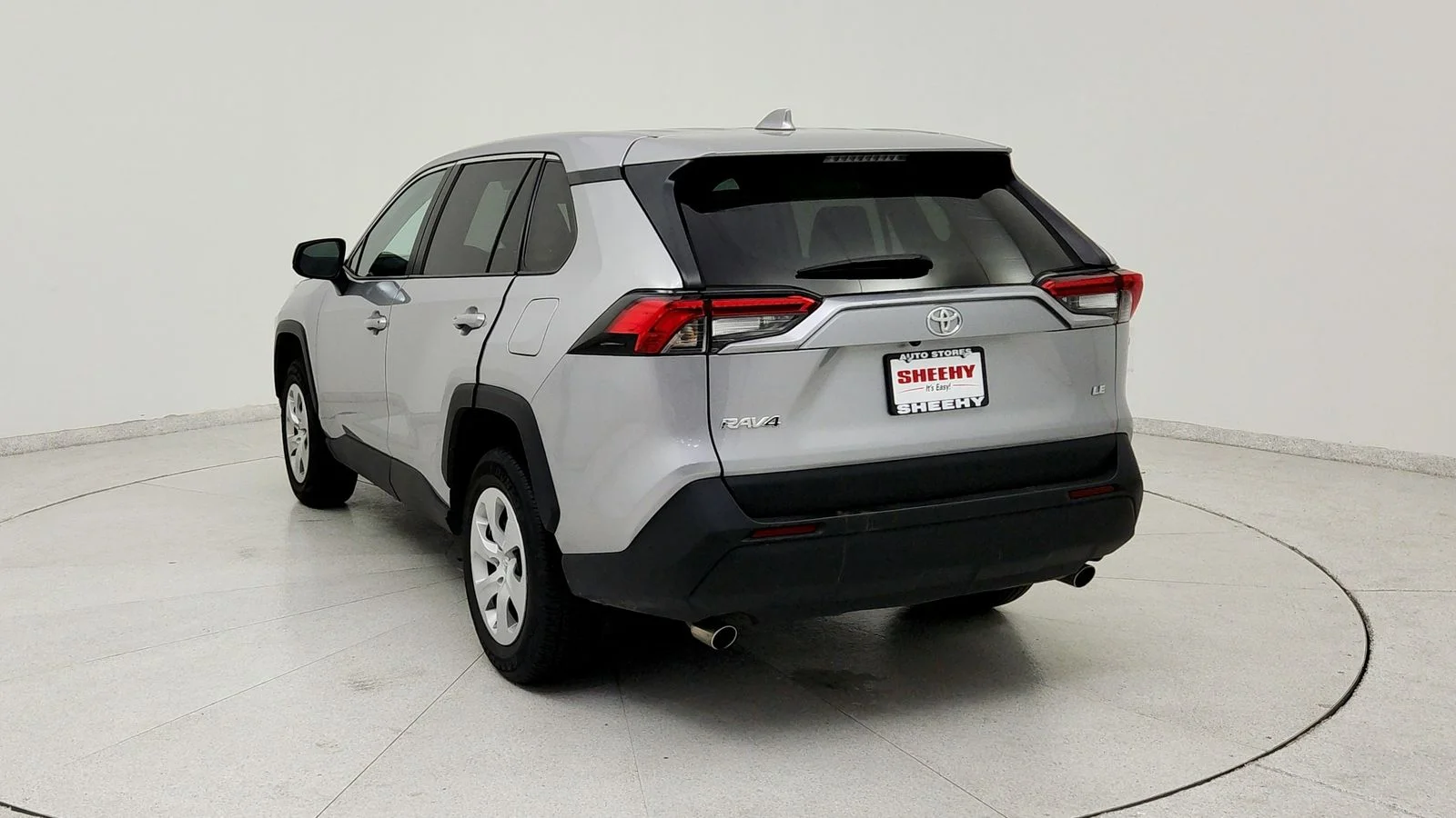 Used 2025 Silver Toyota LE image 5