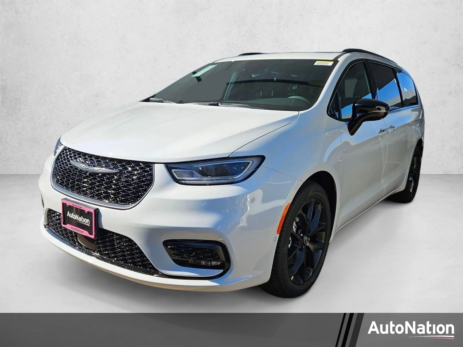 2026 Chrysler Pacifica Select's photo