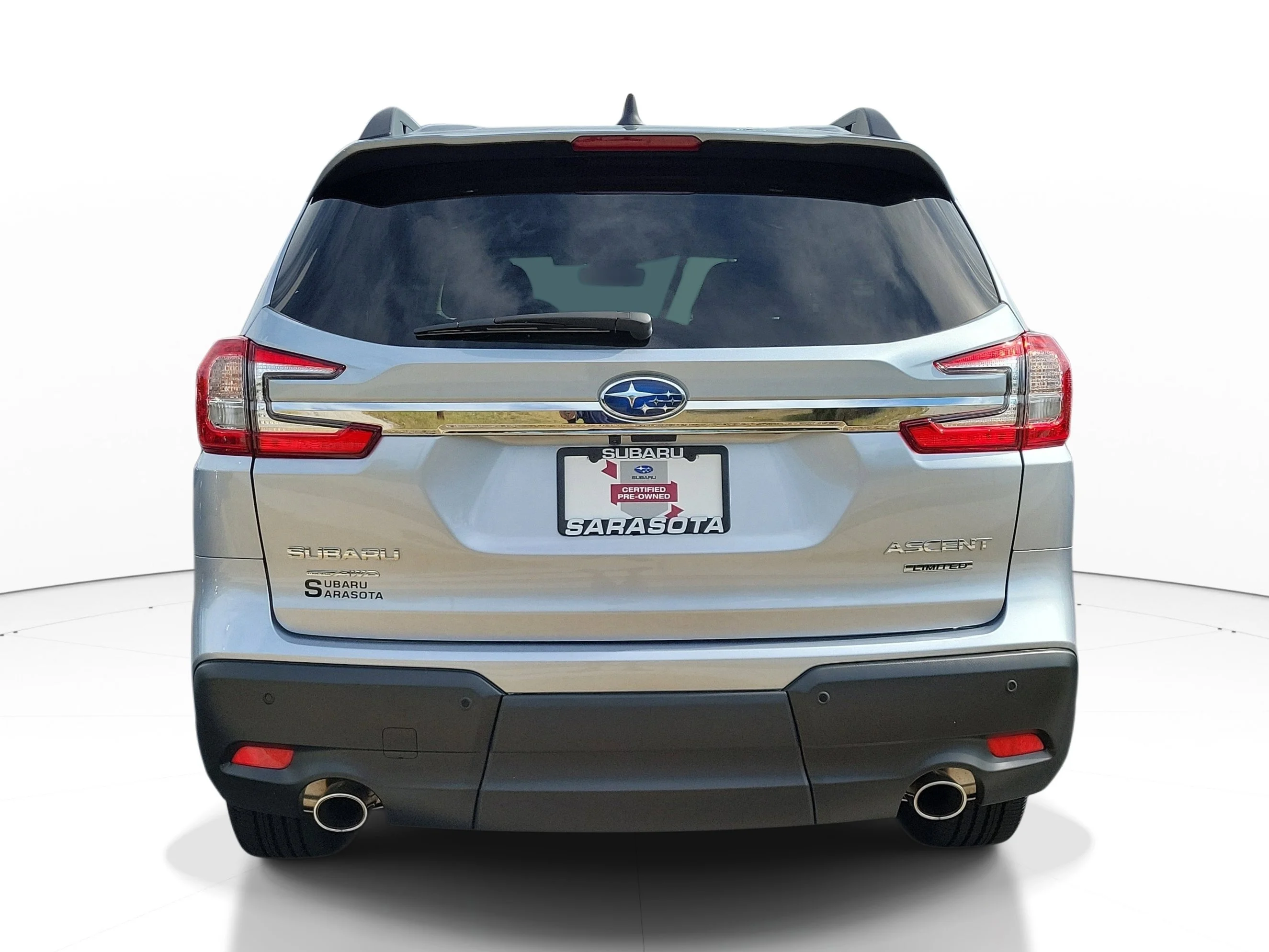 Used 2026 Ice Silver Metallic Subaru Limited image 5